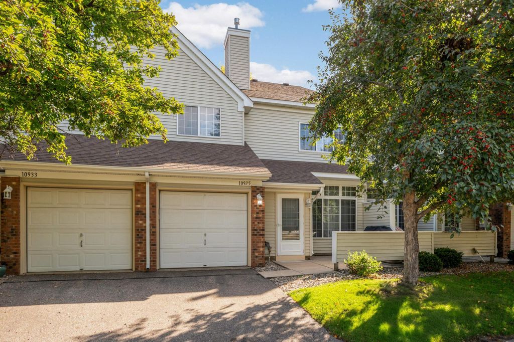 Photo of 10935 Oregon Avenue S, Bloomington, MN 55438 (MLS # 7003333)