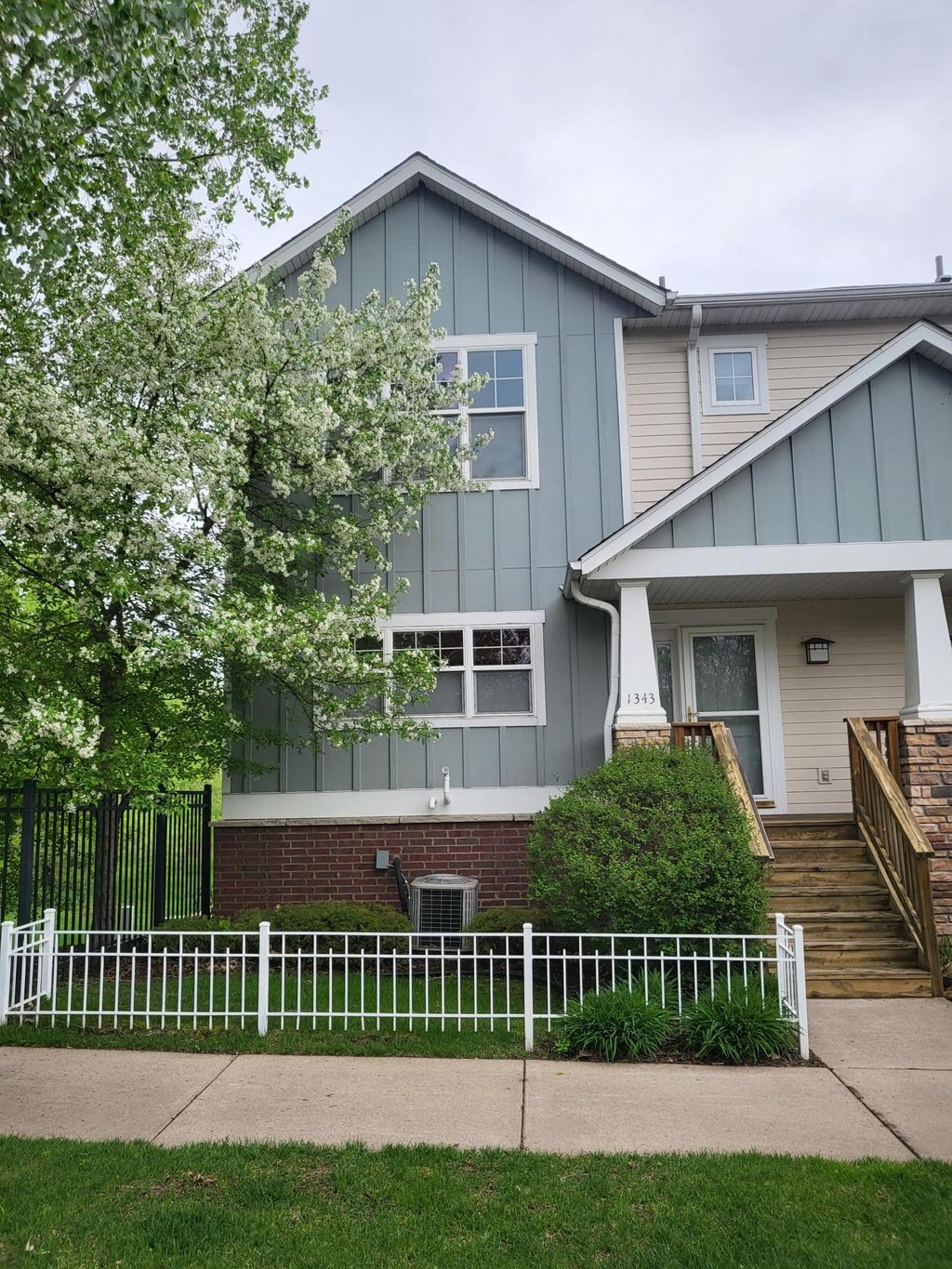 Photo of 1343 Magnolia Avenue E #1343, Saint Paul, MN 55106 (MLS # 7043624)