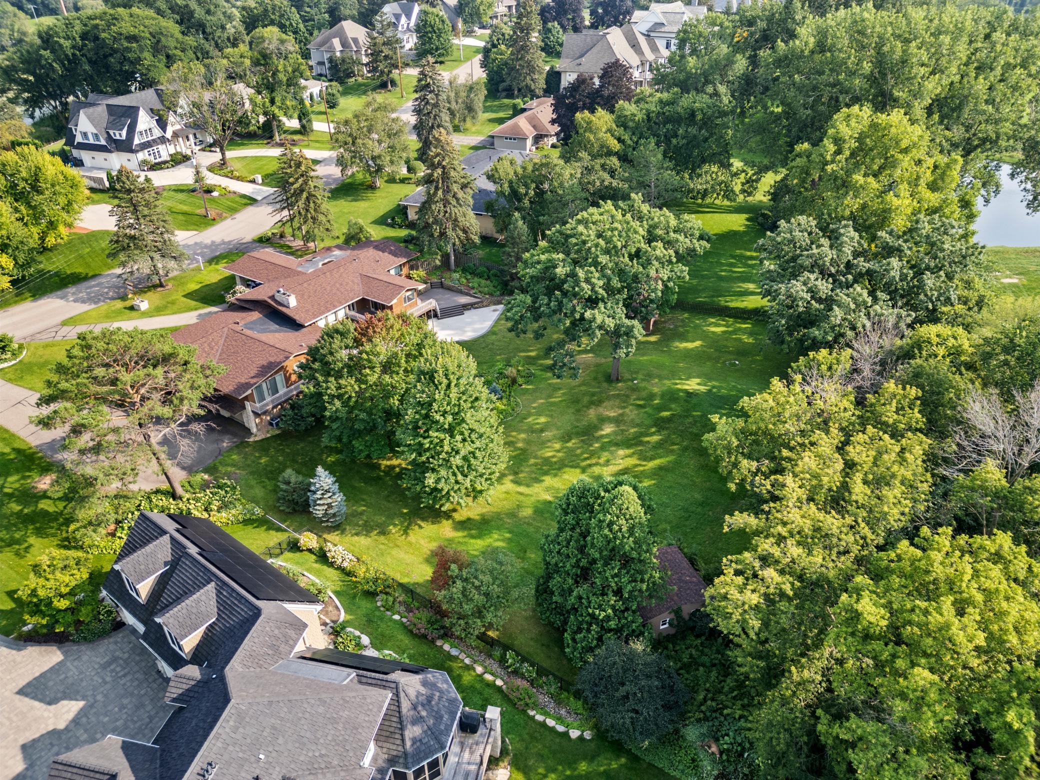 5104 Mirror Lakes Drive