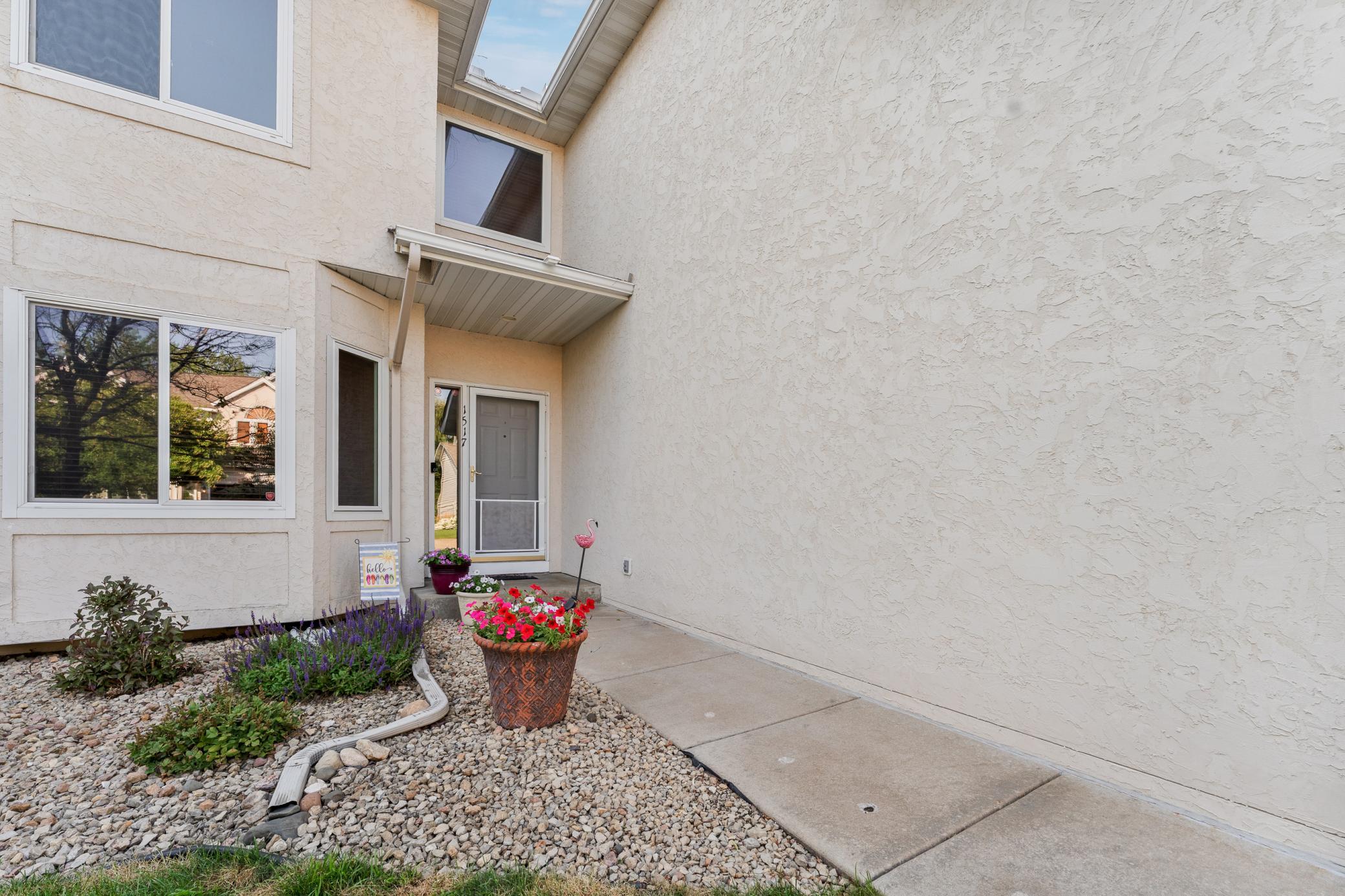 1517 Deerwood Bend