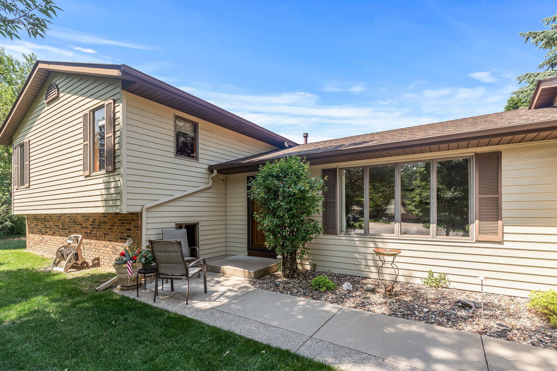 953 Oak View Court