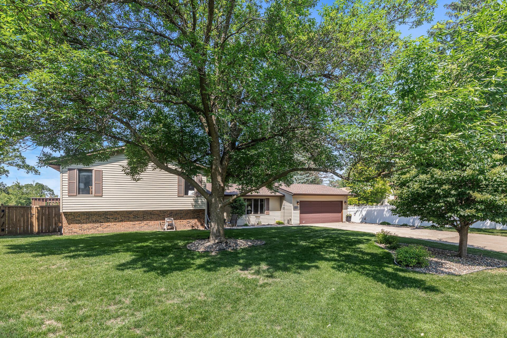 953 Oak View Court