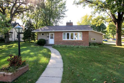 Photo of 570 Lynn Road SW, Hutchinson, MN 55350 (MLS # 6767836)