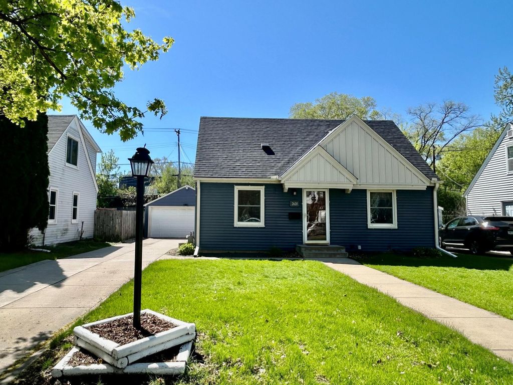 Photo of 2620 Kentucky Avenue S, Saint Louis Park, MN 55426 (MLS # 7067284)