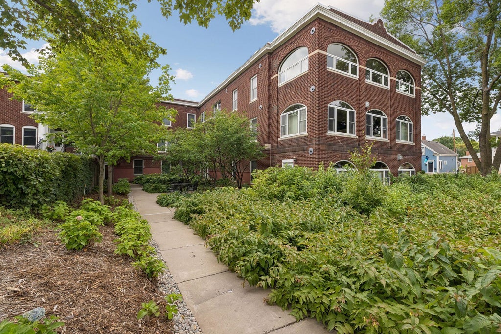 Photo of 2040 Como Avenue #104, Saint Paul, MN 55108 (MLS # 7126807)