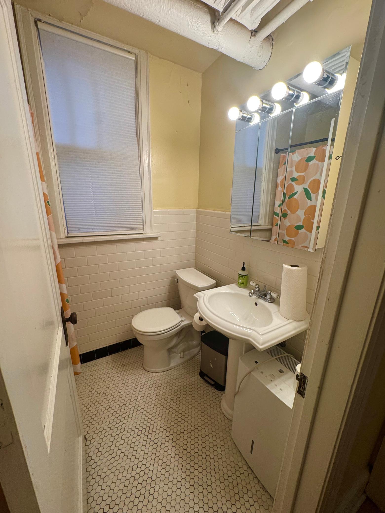 4325 Bryant Avenue S D001