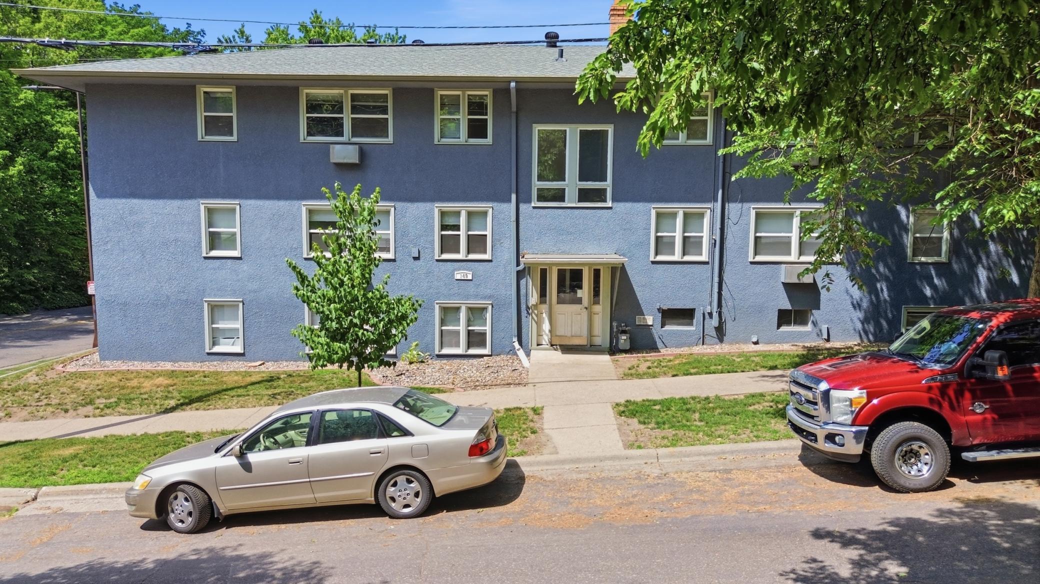 149 Morton Street E