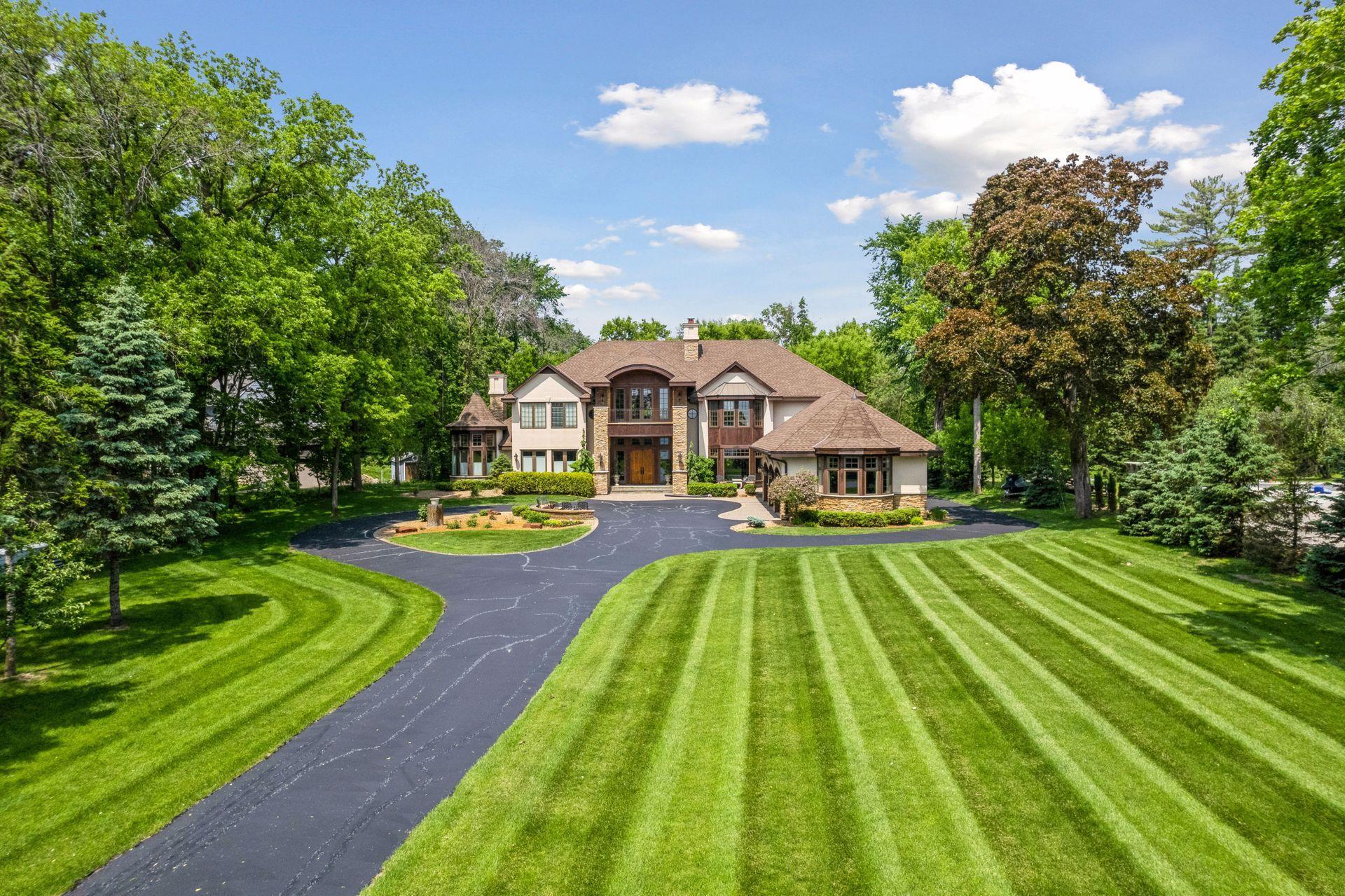1910 Shoreline Drive