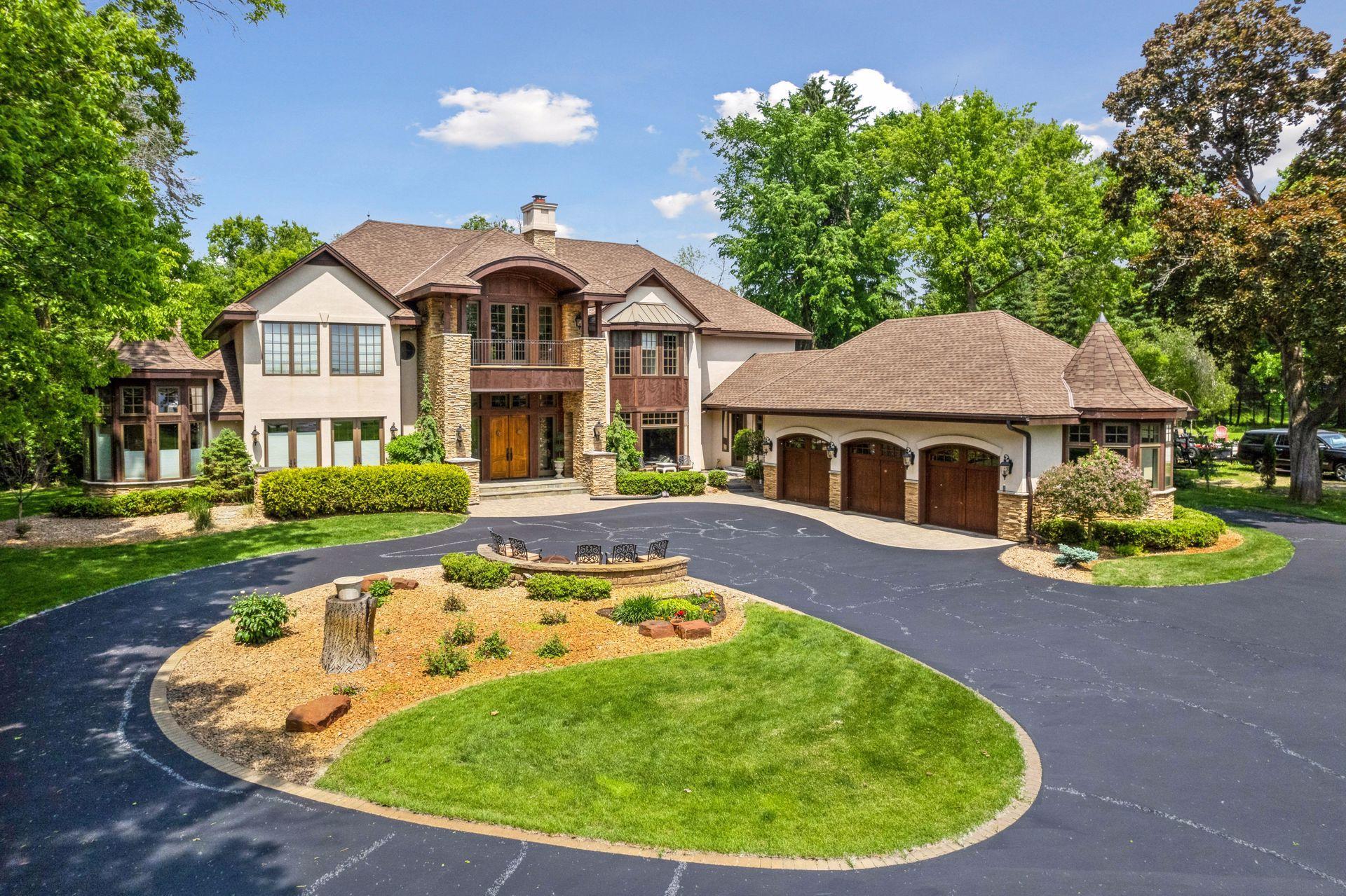 1910 Shoreline Drive