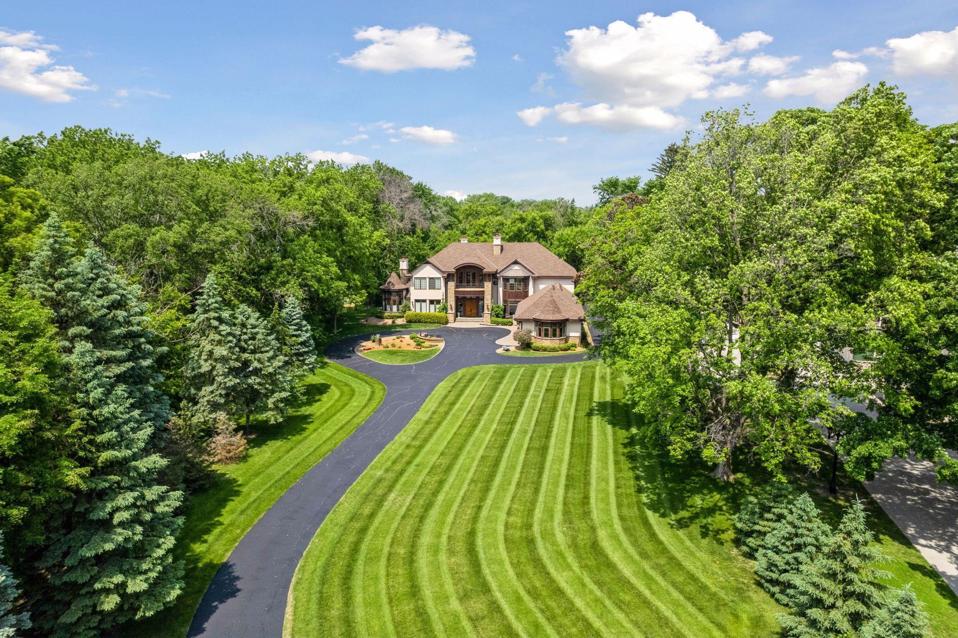 1910 Shoreline Drive