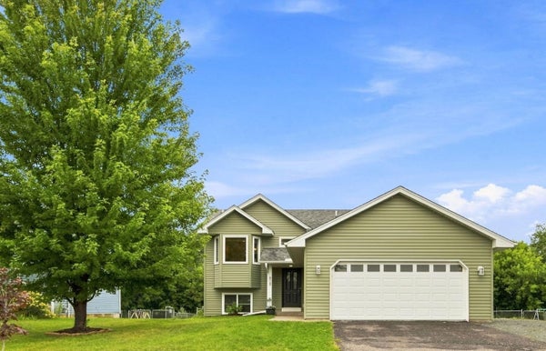 808 3RD AVE SW, ISANTI, MN 55040 - Image b10a1ca7d4a604e1b4137d9e380d2ca1/983173655