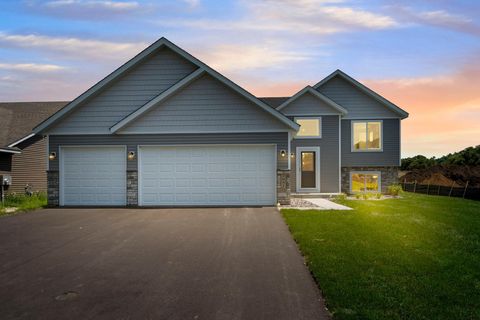 Photo of 2009 Goldenray Drive, Faribault, MN 55021 (MLS # 7044435)