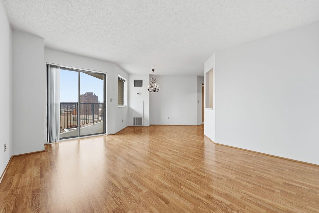 Photo of 78 10th Street E #1702, Saint Paul, MN 55101 (MLS # 7032902)