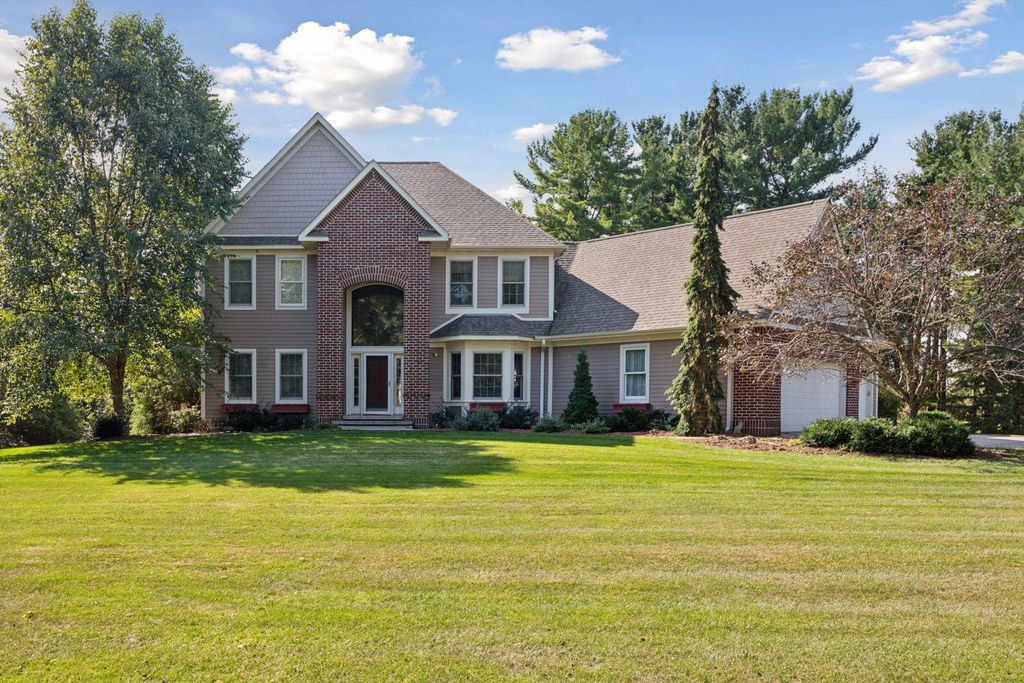 Photo of 323 Saint Annes Parkway, Hudson, WI 54016 (MLS # 7080722)