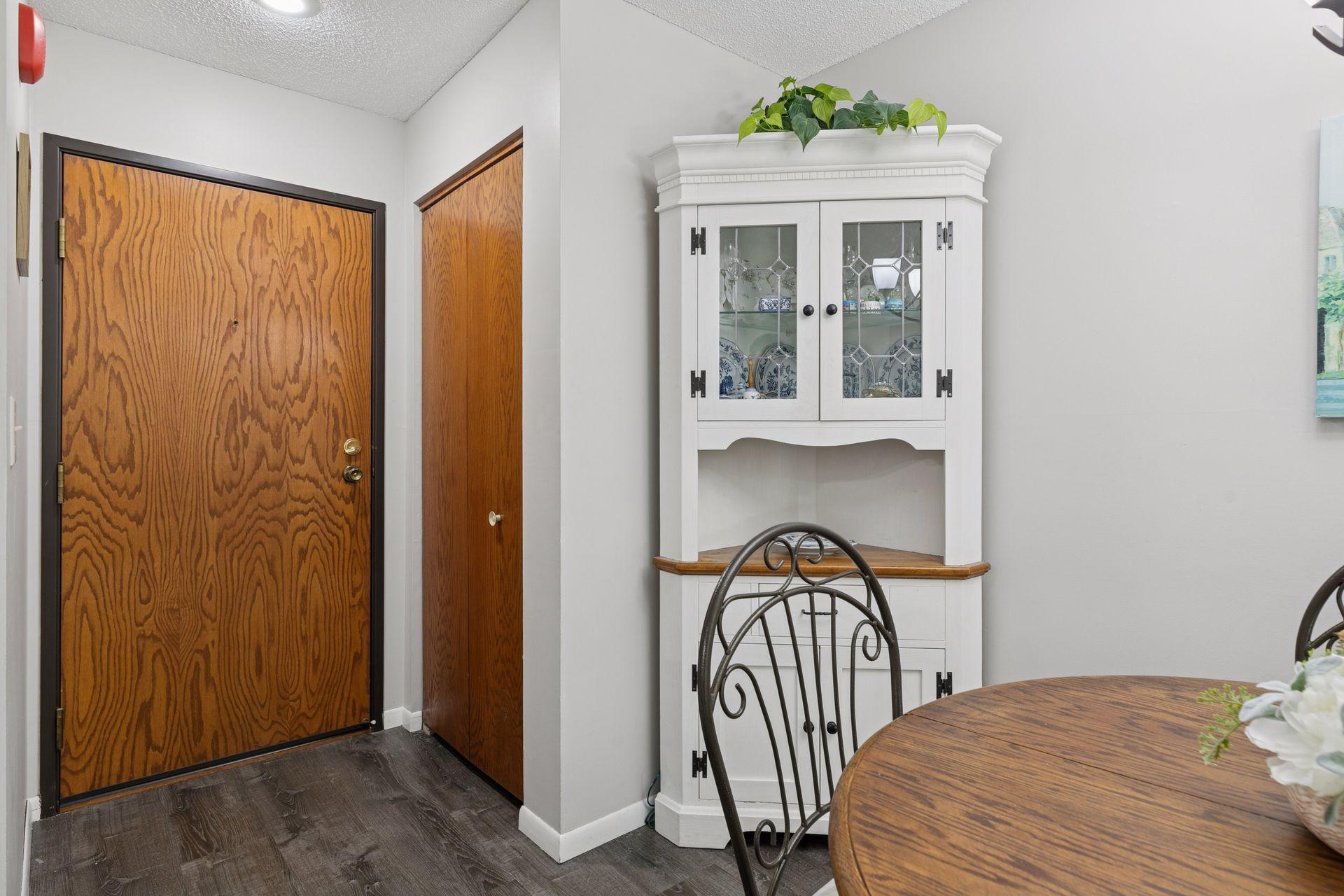 1225 Ferndale Street N B20