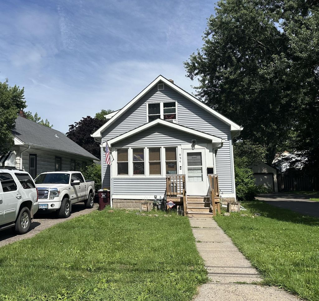 Photo of 954 Oakdale Avenue, West Saint Paul, MN 55118 (MLS # 7028642)