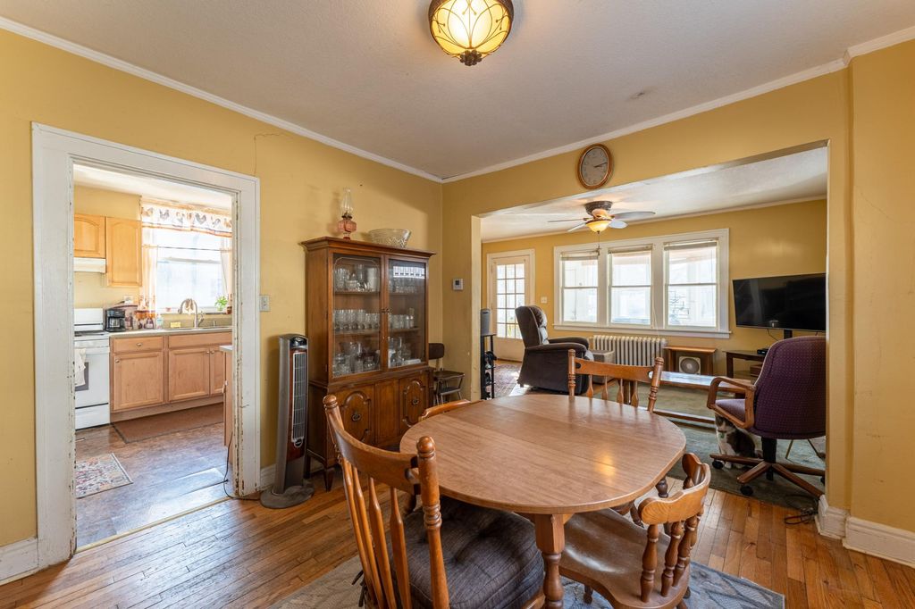 Photo of 954 Oakdale Avenue, West Saint Paul, MN 55118 (MLS # 7028642)