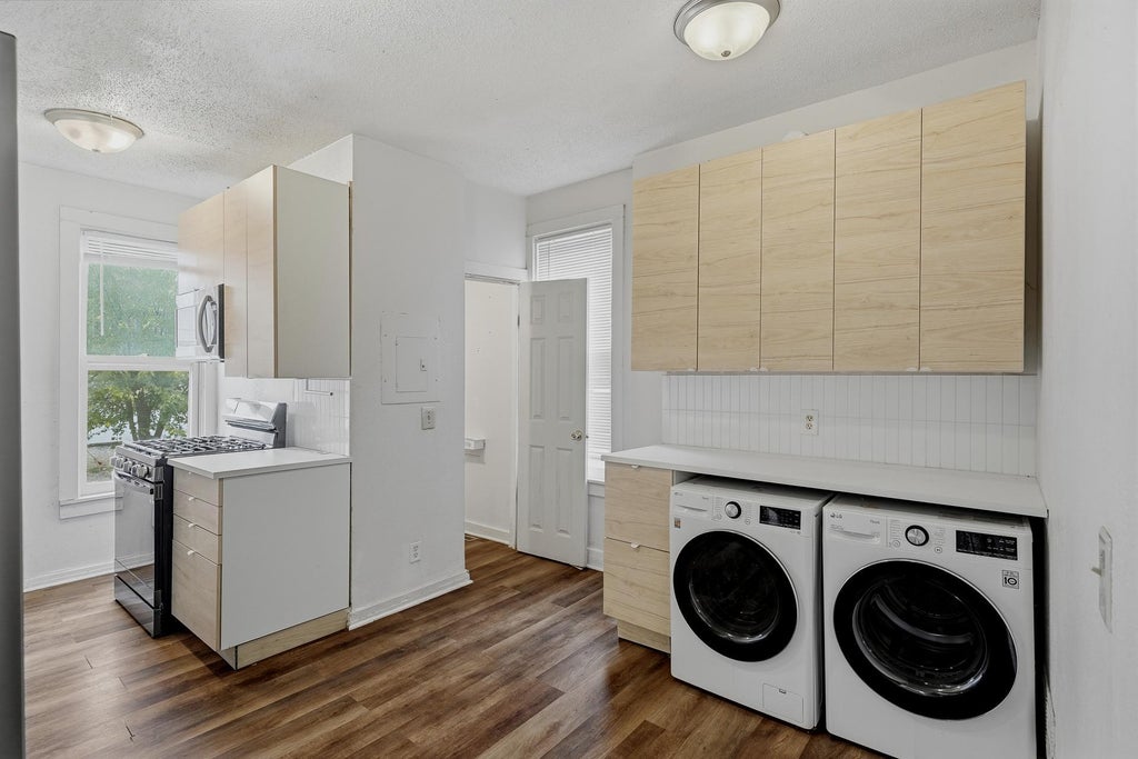 Photo of 669 Case Avenue, Saint Paul, MN 55106 (MLS # 7162080)