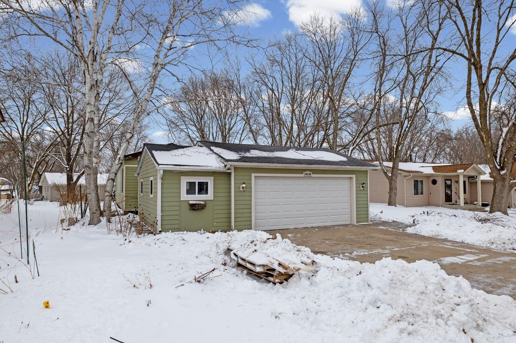 Photo of 110136 Stanford Circle, Chaska, MN 55318 (MLS # 7020795)