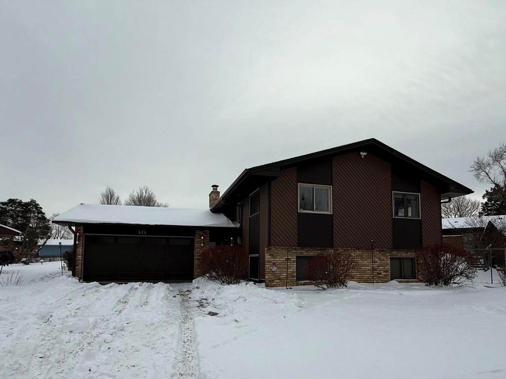 Photo of 414 Aurora Avenue, Saint Paul, MN 55103 (MLS # 7000300)