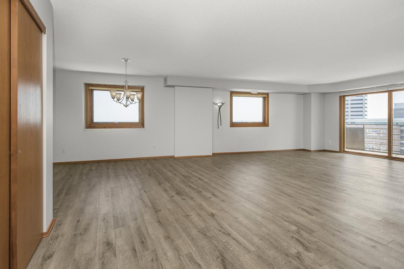 66 9th Street E 2315