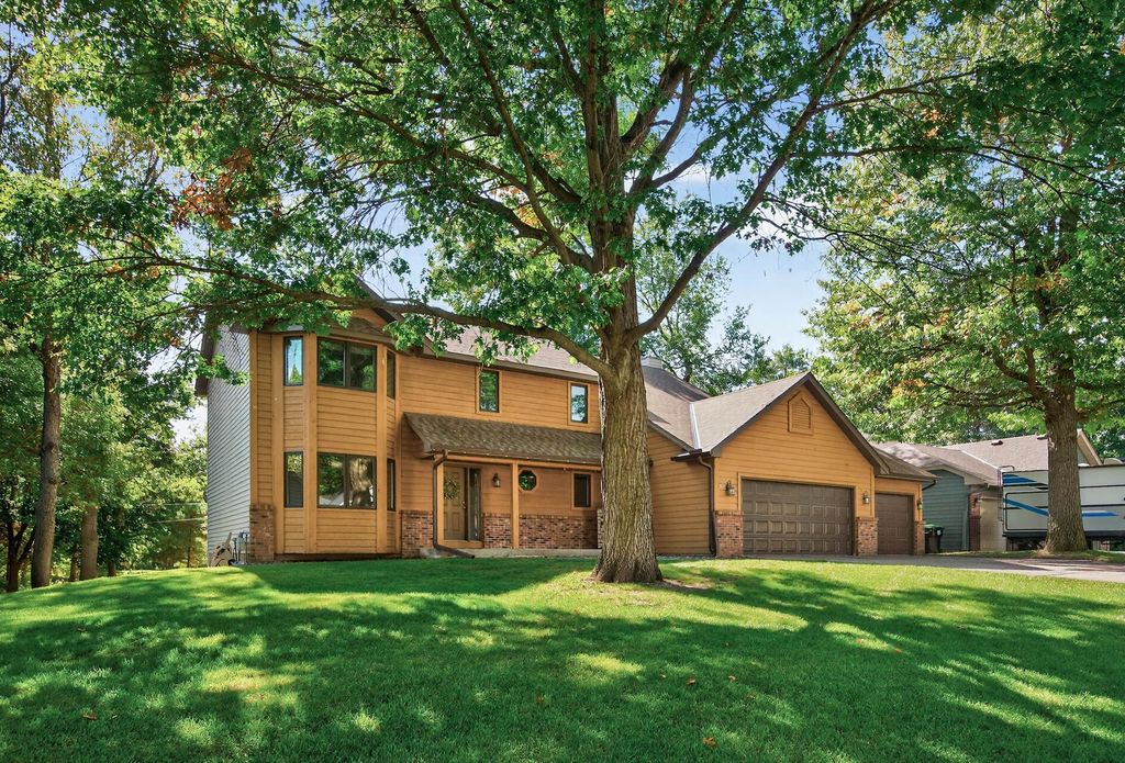 Photo of 102 Woodridge Lane, Circle Pines, MN 55014 (MLS # 7026998)