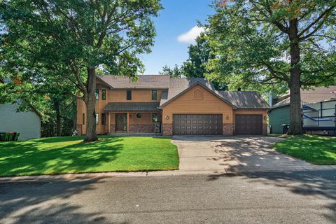 102 Woodridge Lane Circle Pines MN 55014