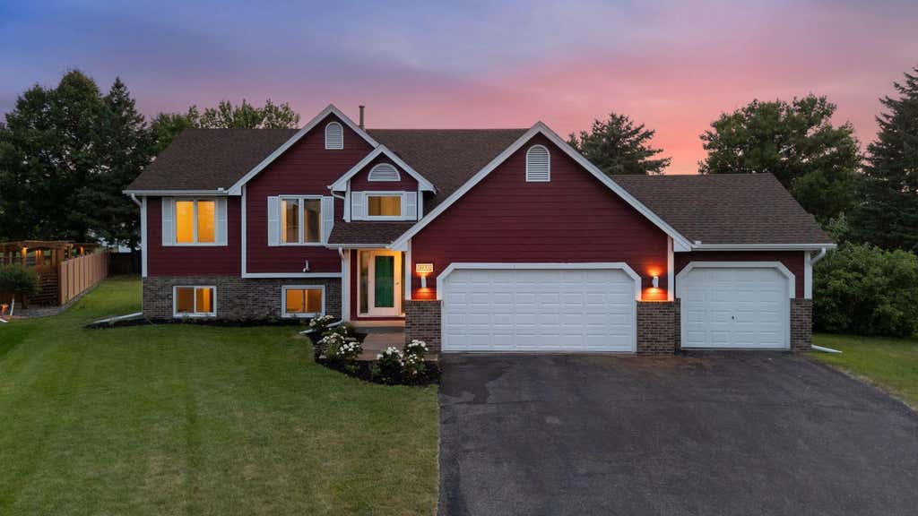 Photo of 4635 Yorktown Lane N, Plymouth, MN 55442 (MLS # 7118485)