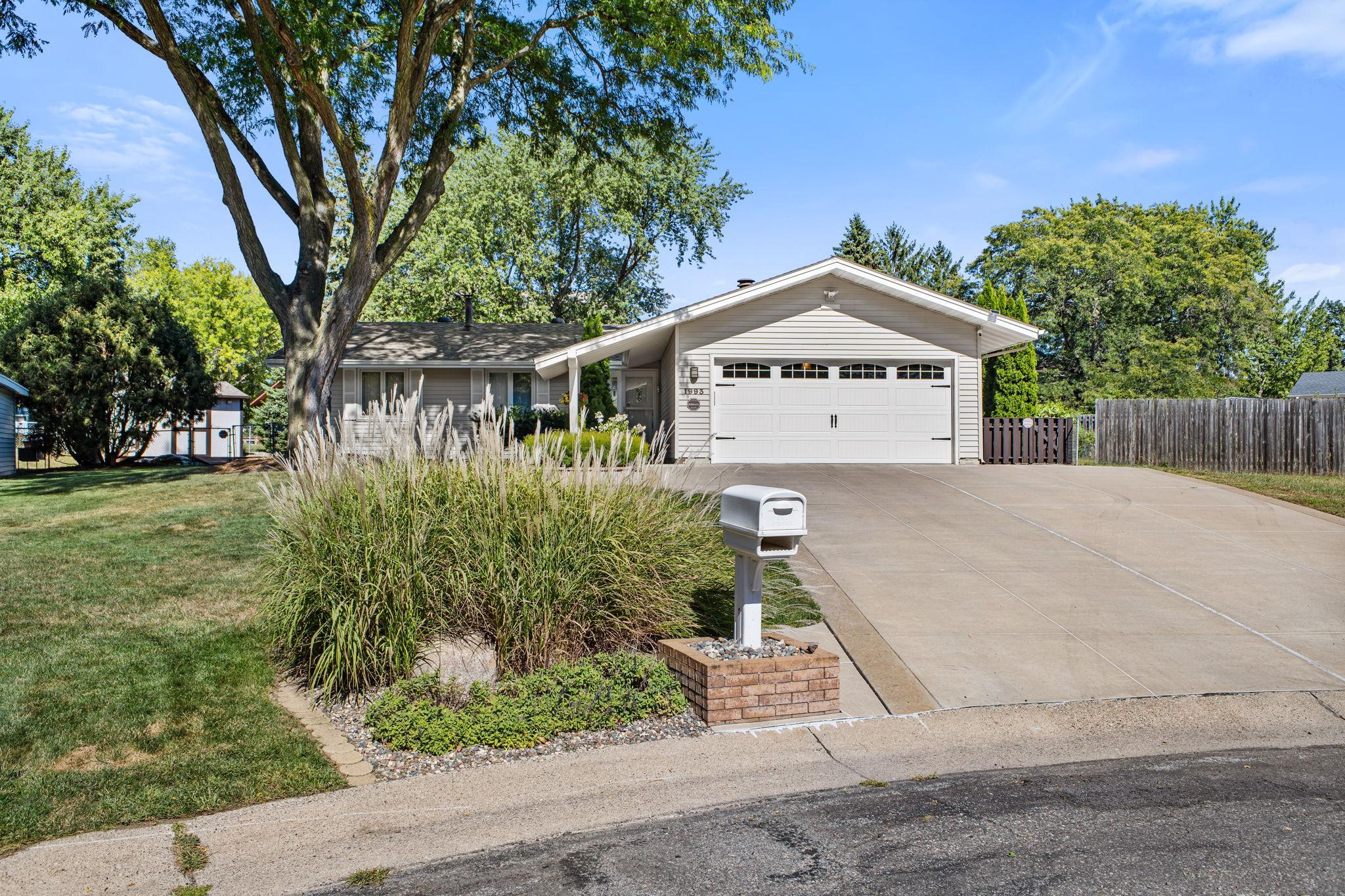 1993 Warbler Lane