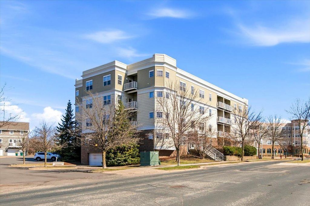 Photo of 114200 Hundertmark Road #212, Chaska, MN 55318 (MLS # 7039034)