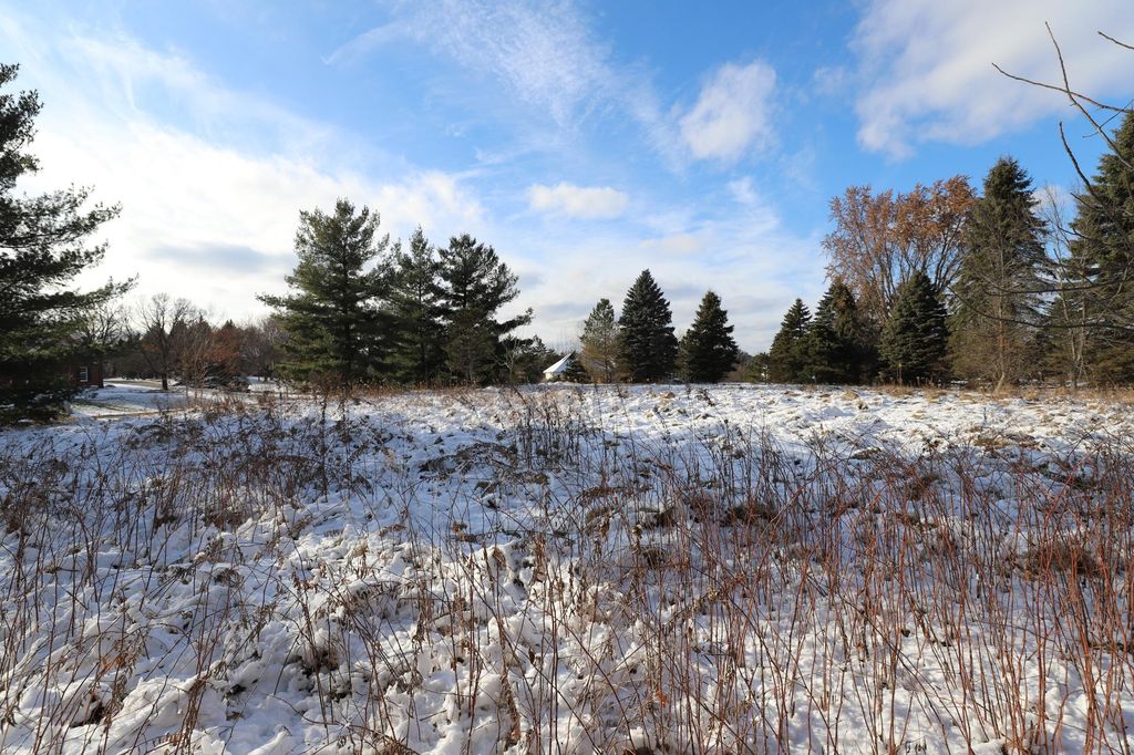 Photo of 2 Spring Marsh Lane, North Oaks, MN 55127 (MLS # 6821290)