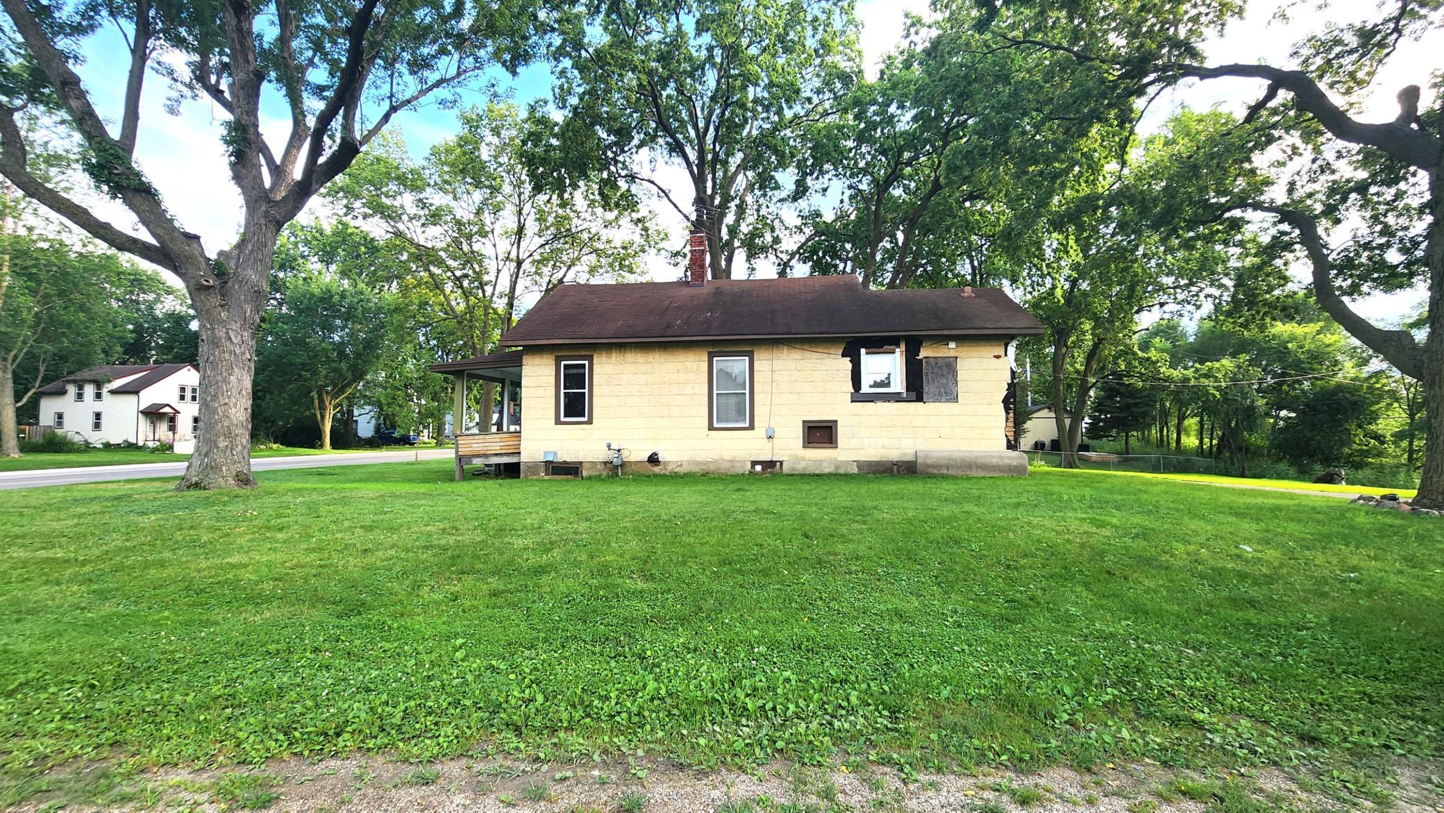 801 Summit Avenue