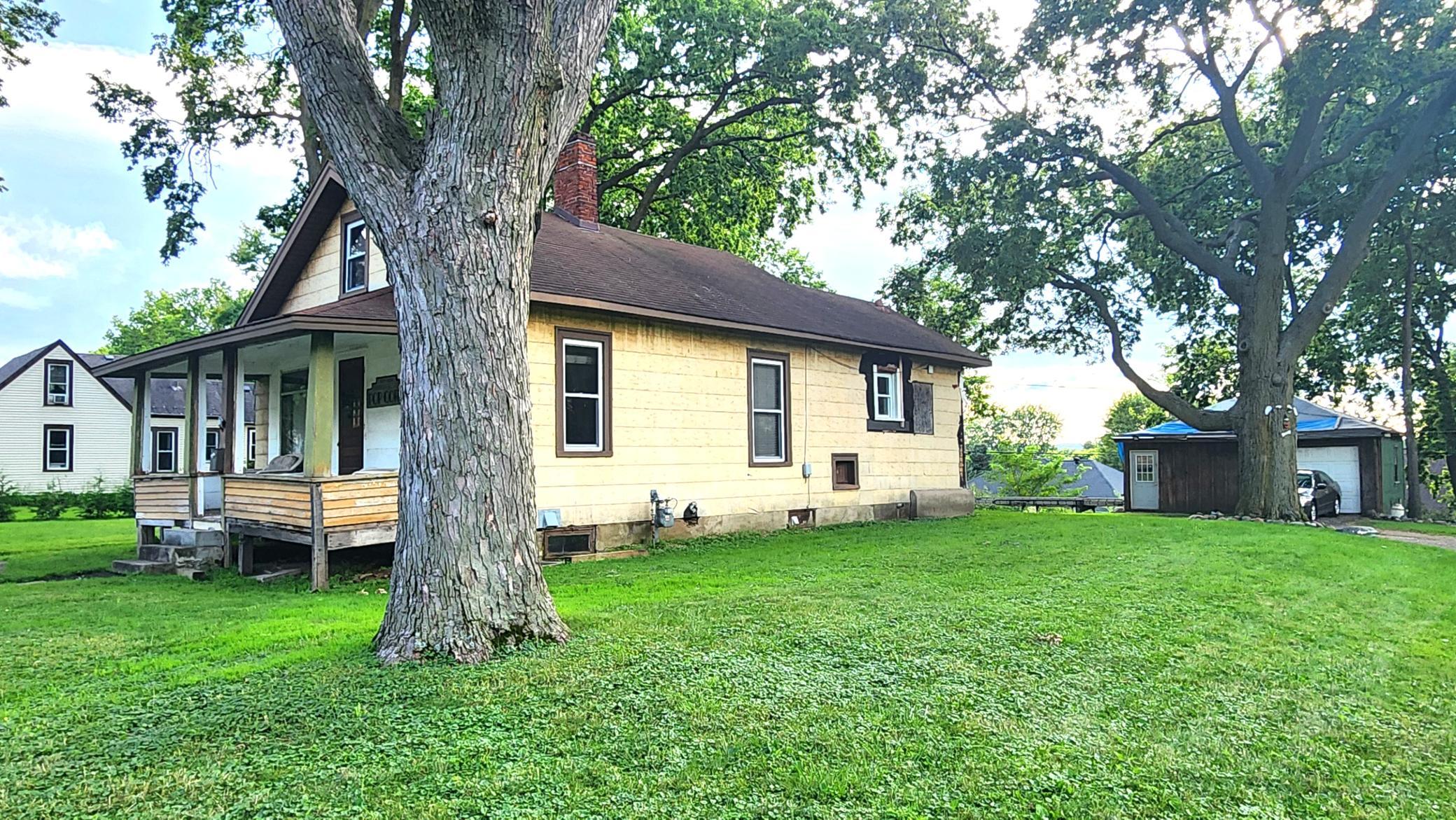 801 Summit Avenue