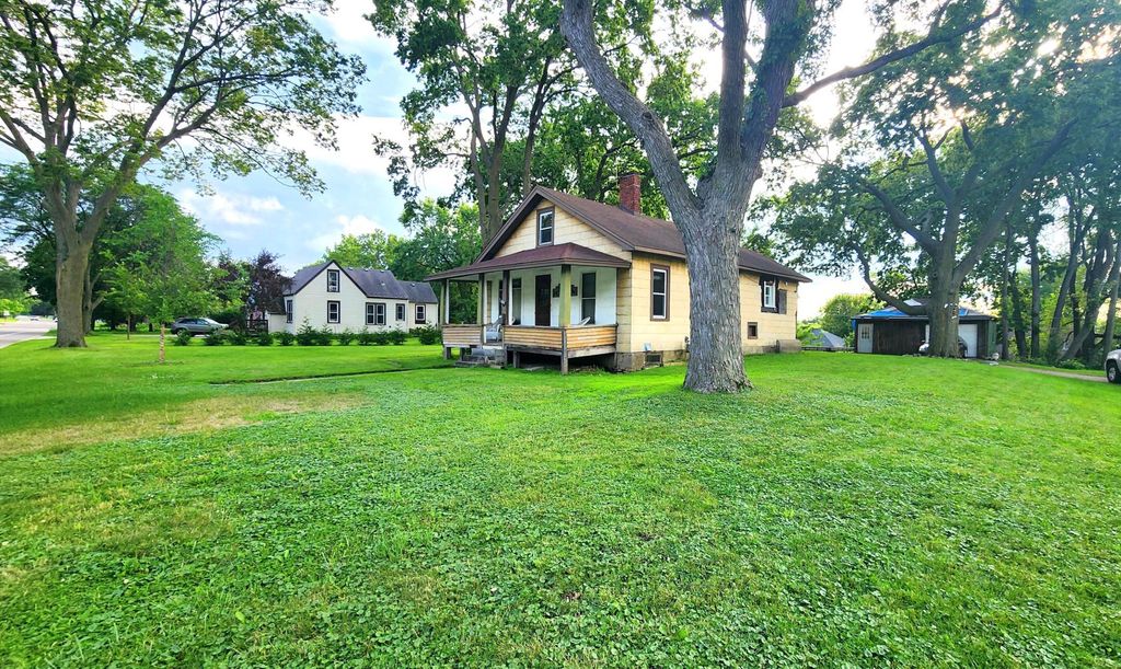 Photo of 801 Summit Avenue, Saint Paul Park, MN 55071 (MLS # 7023526)