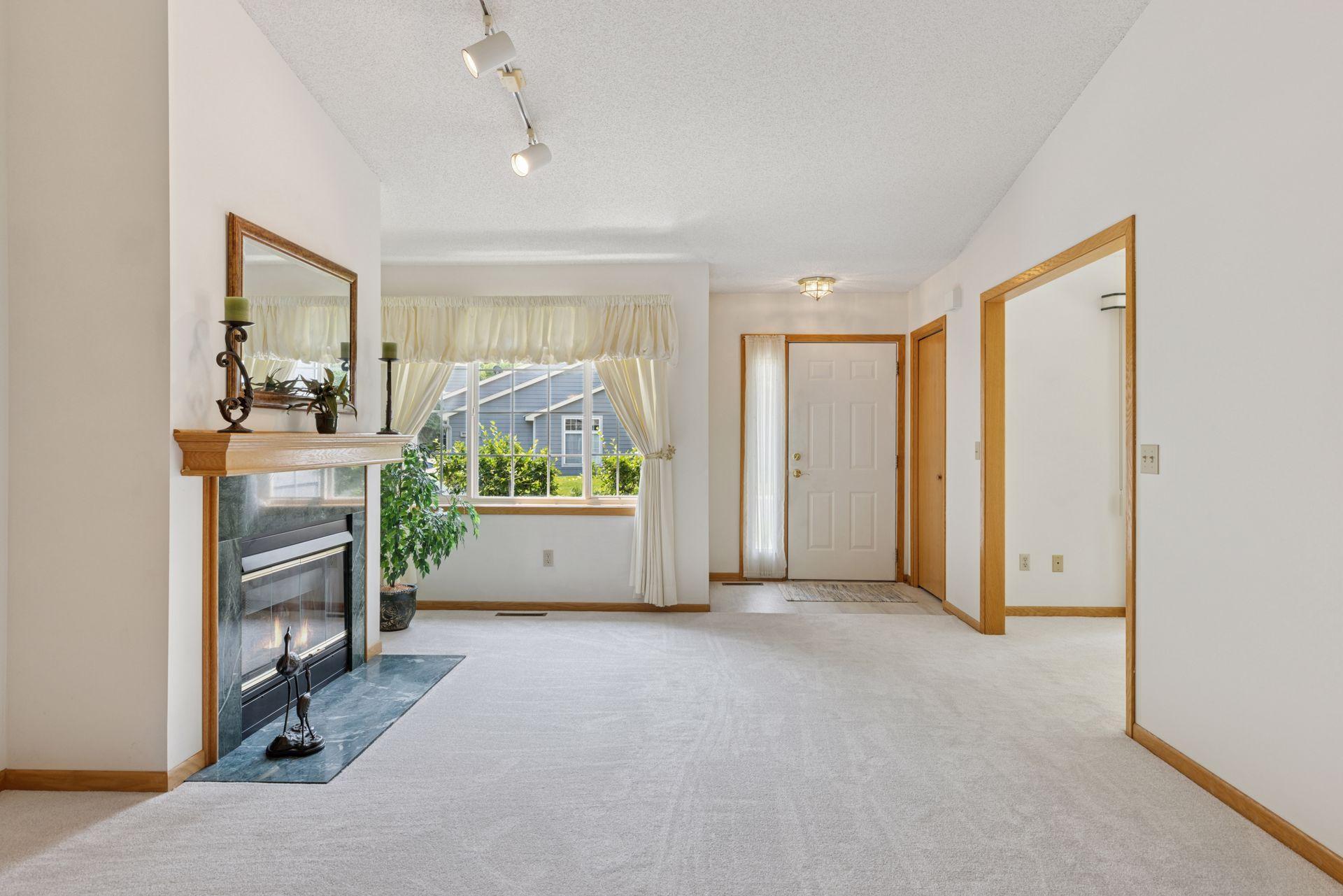 9921 Tamarack Cove