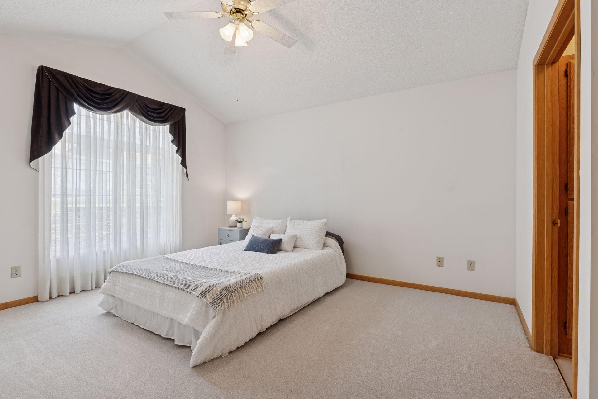 9921 Tamarack Cove