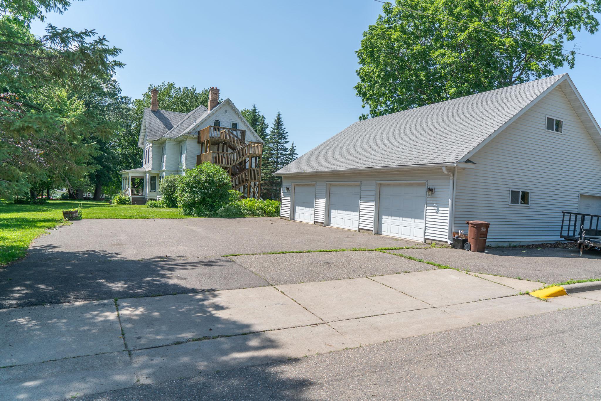 316 2nd Avenue SE