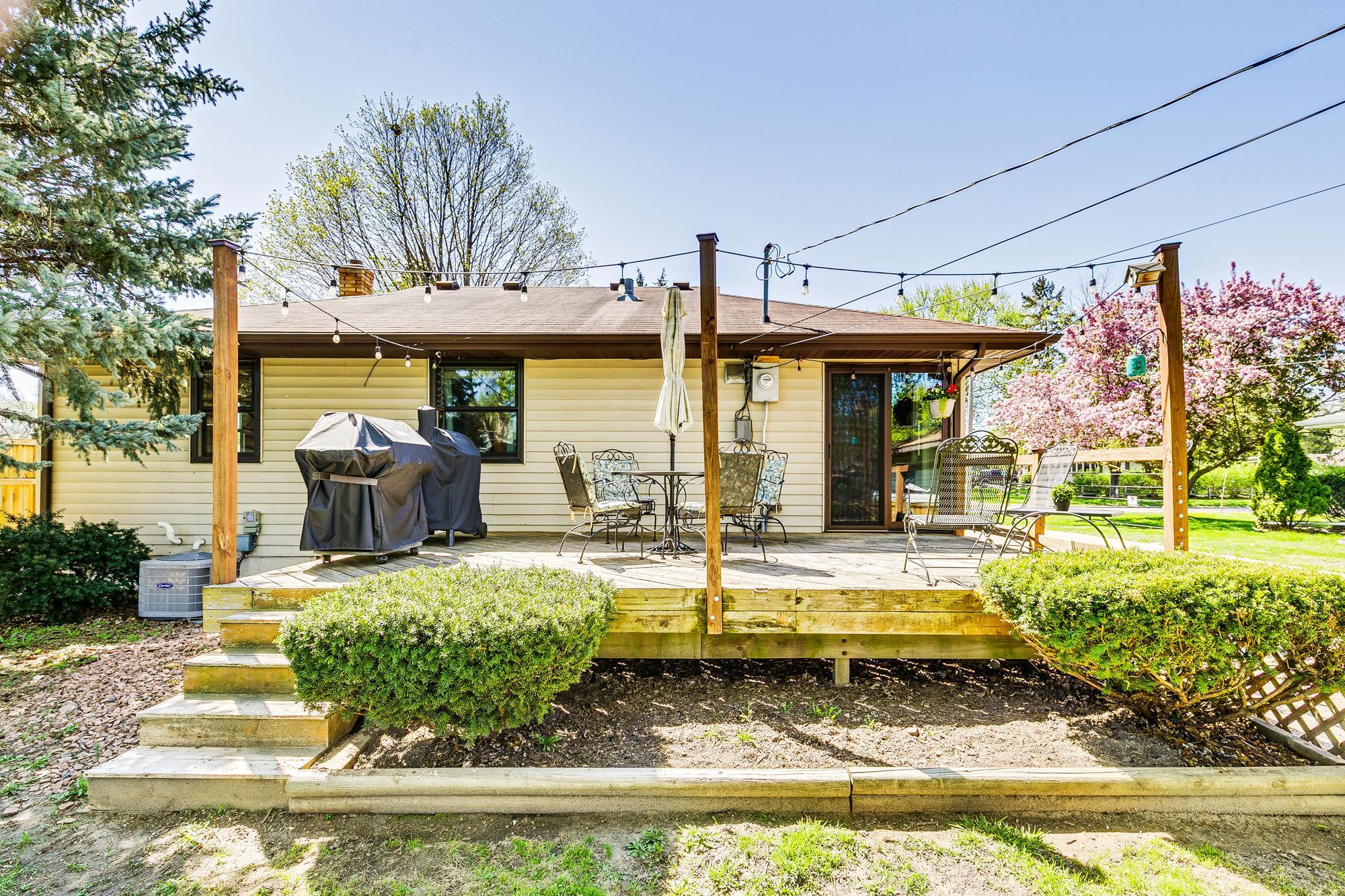 247 County Road C2 W