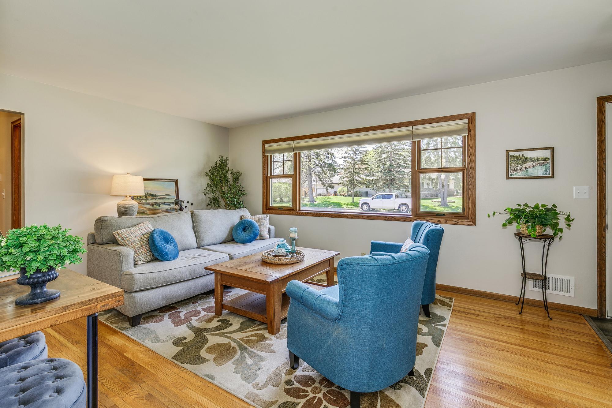 247 County Road C2 W