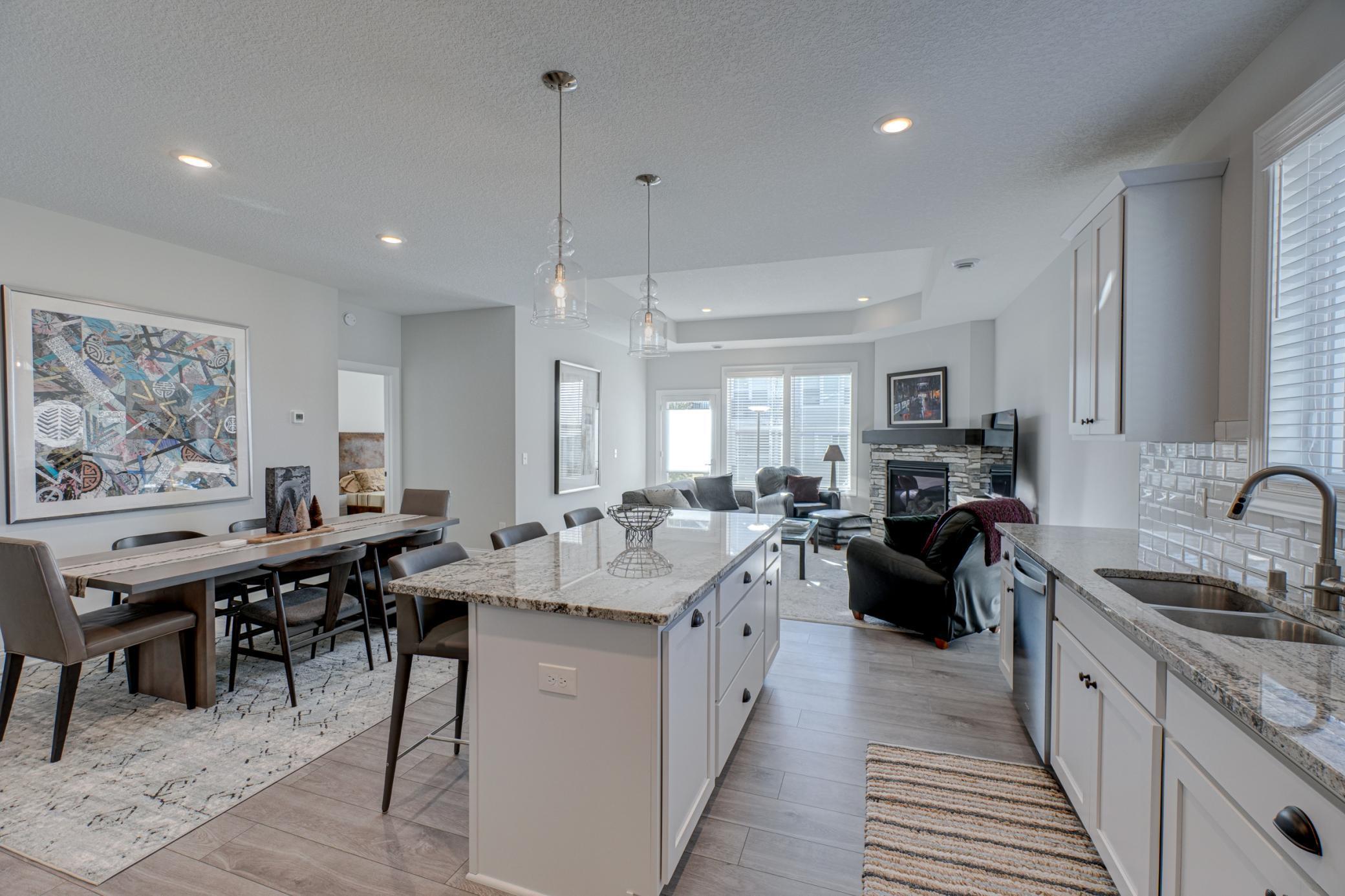 3335 Mulberry Bay