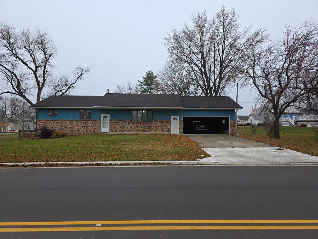 Photo of 100 1st Street E, Vernon Center, MN 56090 (MLS # 7005649)