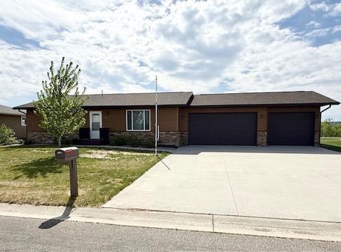 Photo of 822 9th Avenue SW, Perham, MN 56573 (MLS # 7085768)