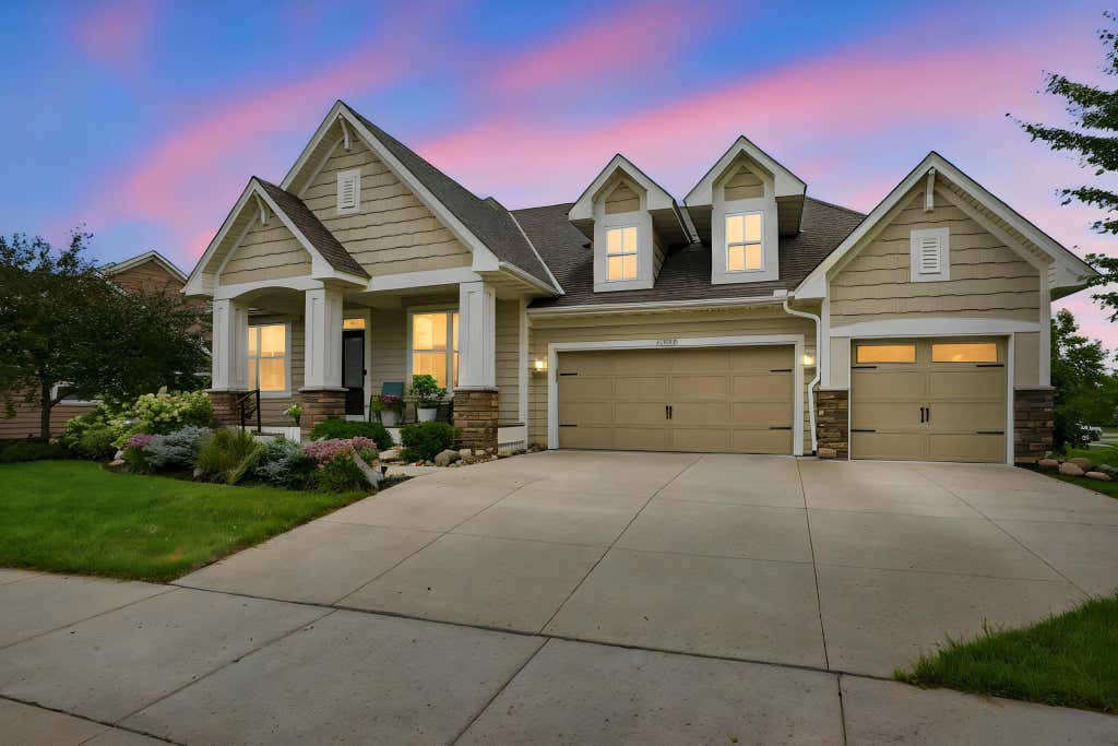 Photo of 16588 E Lake Drive, Lakeville, MN 55044 (MLS # 7130538)