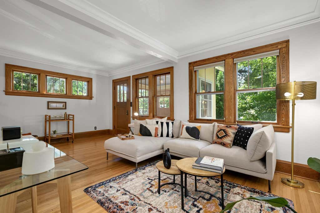 Photo of 699 Wheelock Parkway W, Saint Paul, MN 55117 (MLS # 7055875)