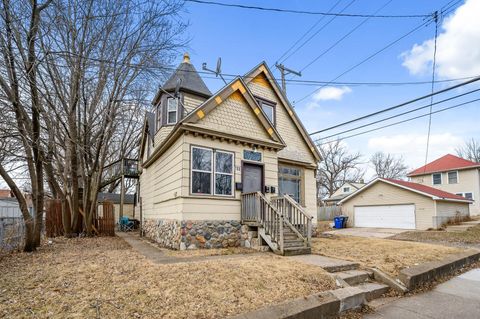 733 Earl Street Saint Paul MN 55106