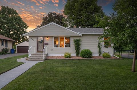 1947 Field Avenue Saint Paul MN 55116