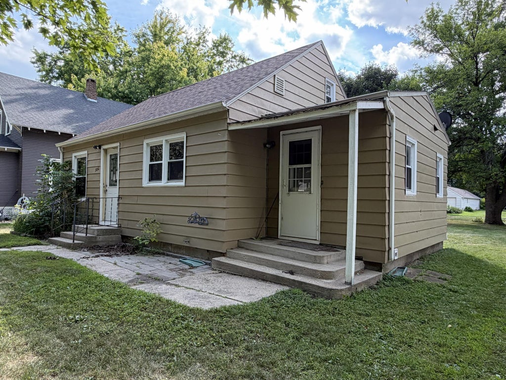 Photo of 106 N Oak Street, Hendricks, MN 56136 (MLS # 7132818)