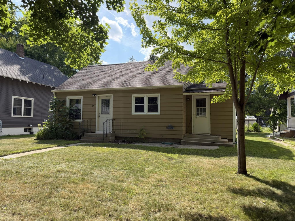 Photo of 106 N Oak Street, Hendricks, MN 56136 (MLS # 7132818)