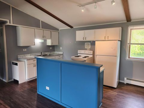 Photo of 255 6th Avenue NE #2, Hutchinson, MN 55350 (MLS # 6746028)