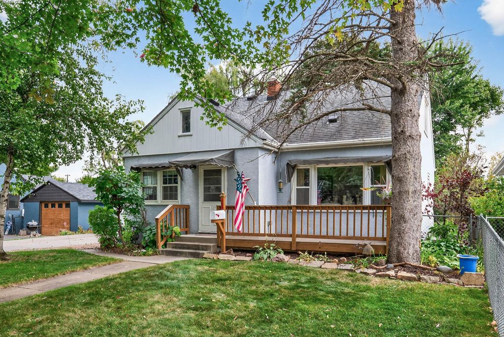 Photo of 438 19th Avenue N, South Saint Paul, MN 55075 (MLS # 6771320)